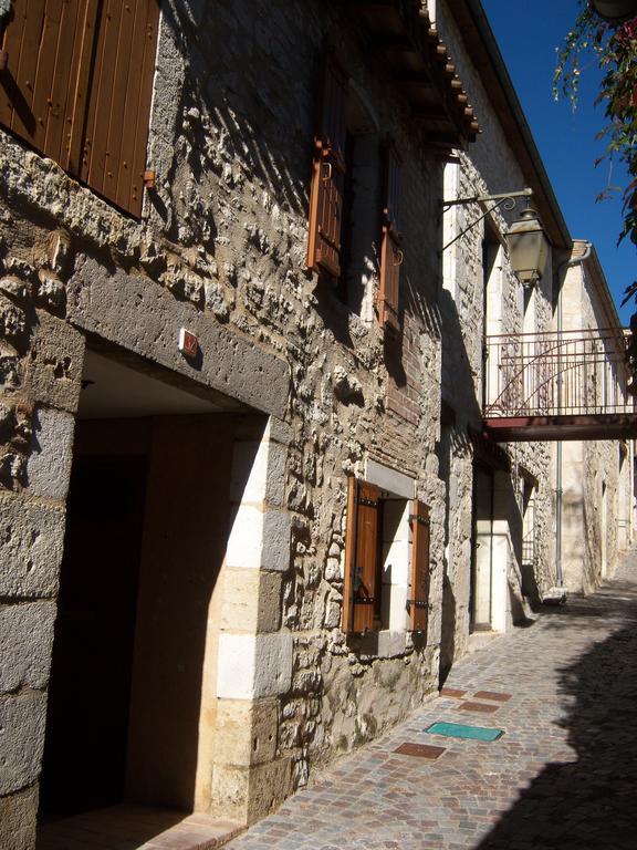 Petit Gite Des Augustins 몽플렁캉 외부 사진